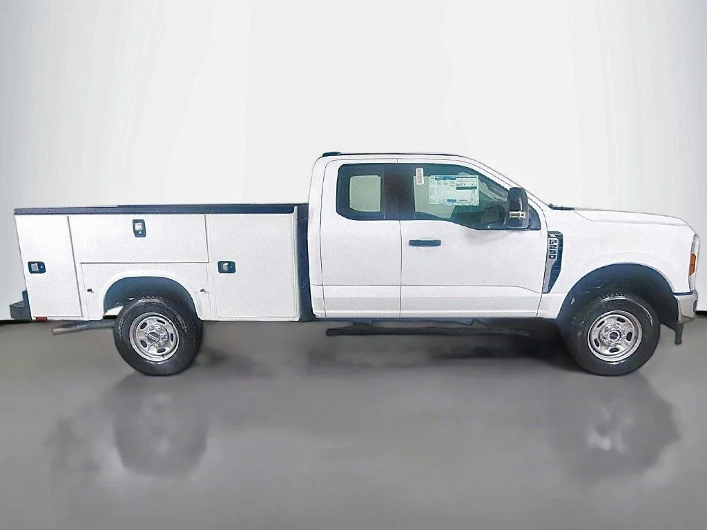 New 2026 Oxford White Ford F-250® XL image 11