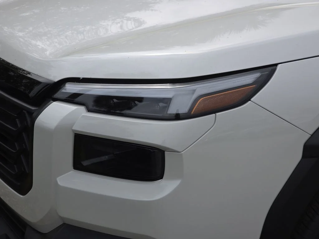 New 2026 CRYSTAL WHITE PEARL Subaru Limited image 6