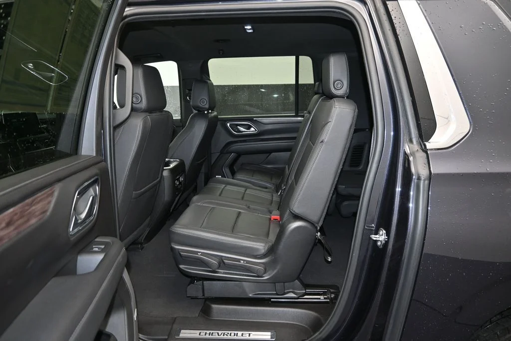 2023 Chevrolet Suburban LT - Photo 15