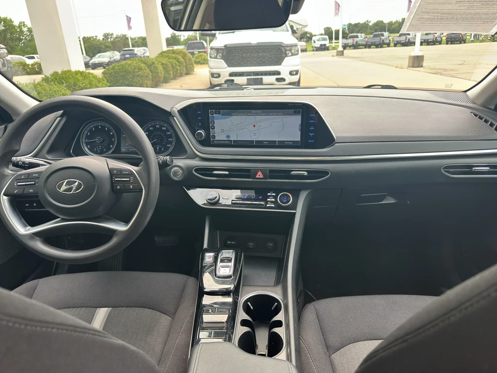 Used 2023 Serenity White Hyundai SEL image 4