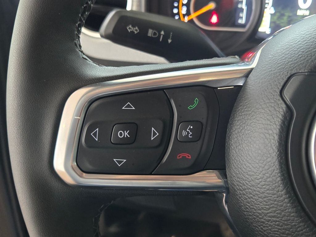 2025 Jeep Wrangler 4-Door Sahara - Photo 25