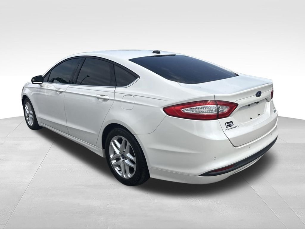 Used 2016 White Ford SE image 3
