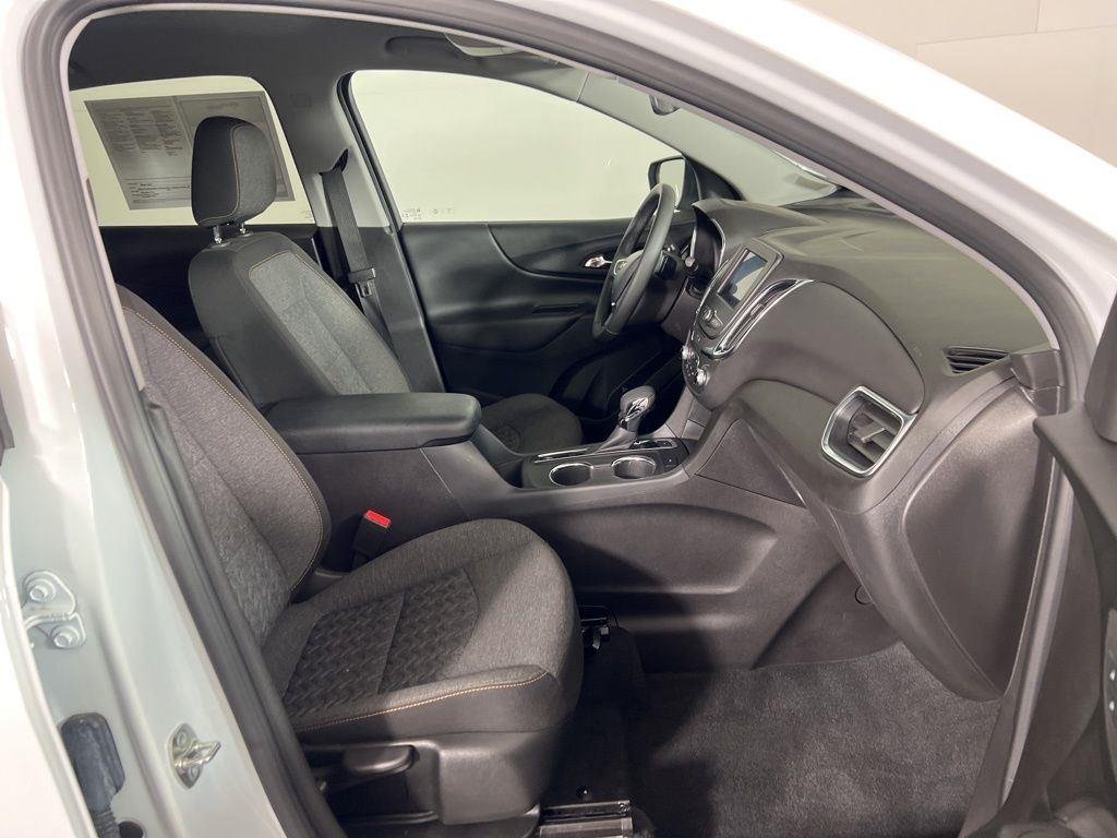 Used 2024 Summit White Chevrolet LT image 14
