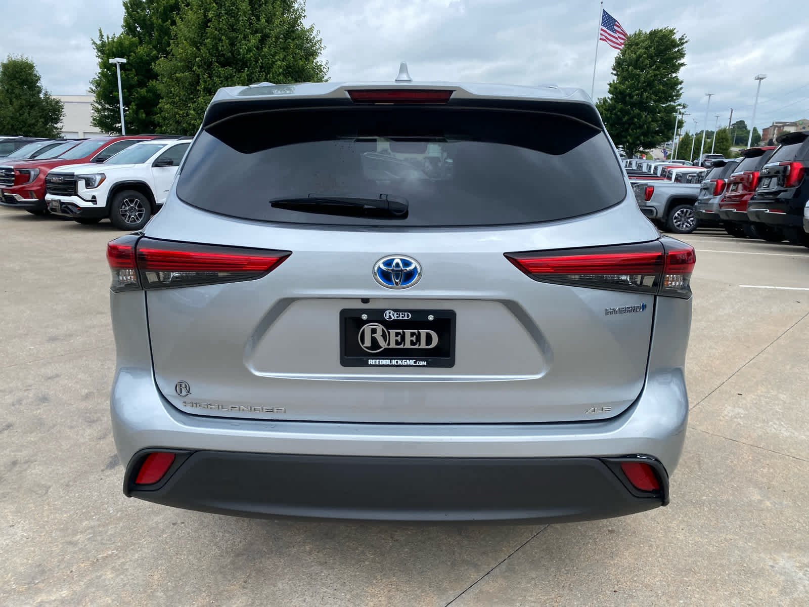Used 2020  Toyota Hybrid XLE image 4
