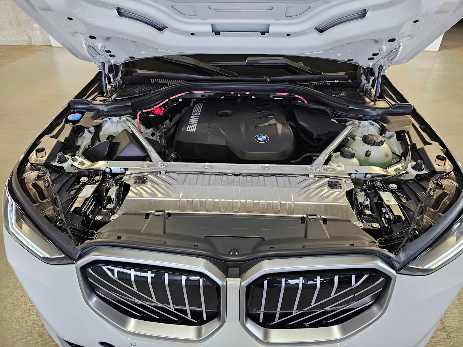 New 2026 Alpine White BMW 30 xDrive image 9