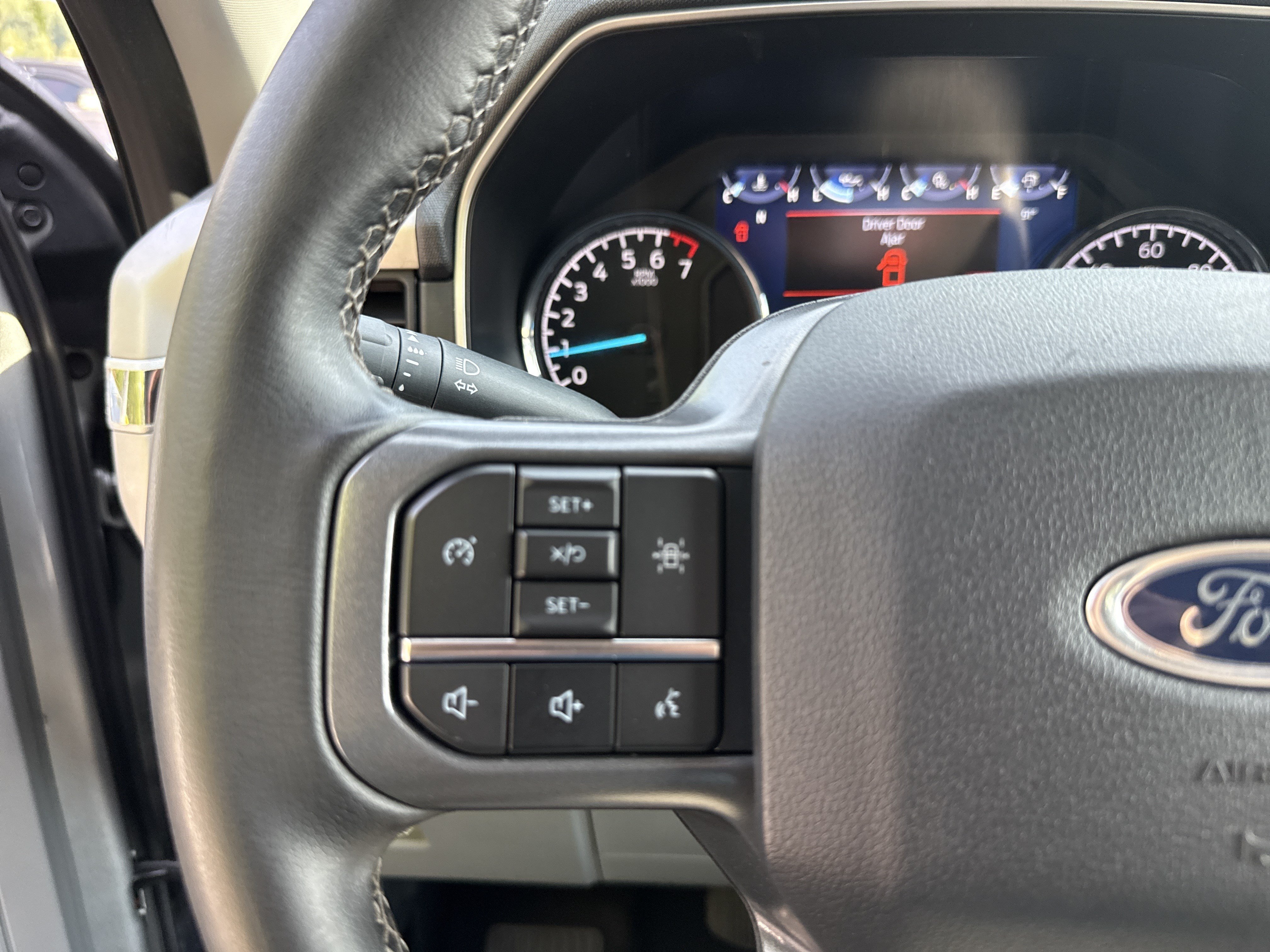 Used 2023 Silver Metallic Ford XLT image 24