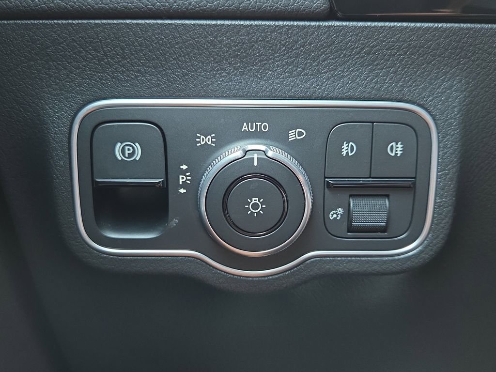 Certified Used 2026 Red Mercedes-Benz GLA 250 image 25