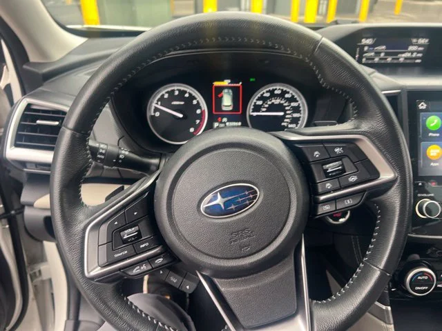 Used 2022 Crystal White Pearl Subaru Limited image 11