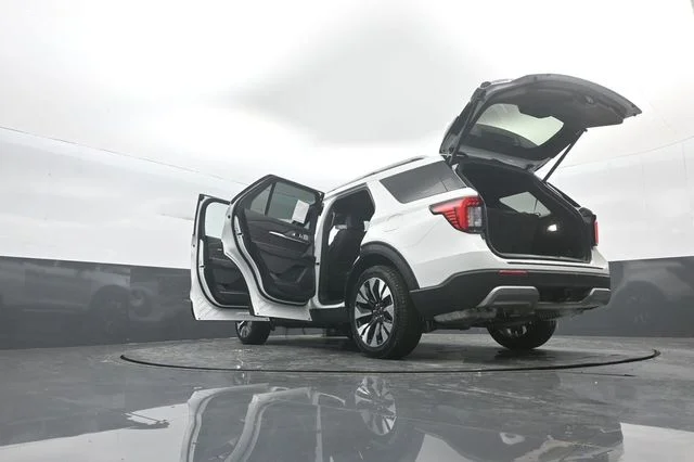 New 2026 Star White Metallic Tri-Coat Ford Platinum™ image 41