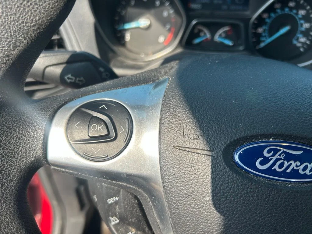 Used 2015 Ruby Red Metallic Ford SE image 14
