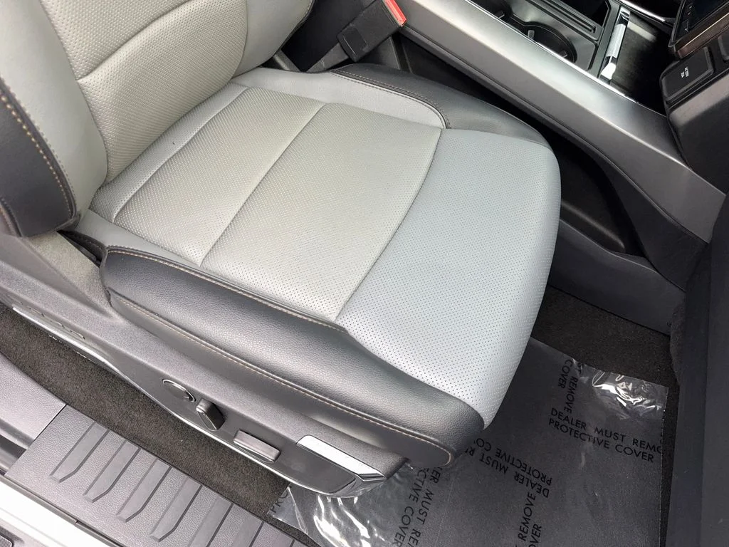 Used 2022 Silver Ford Lariat image 47