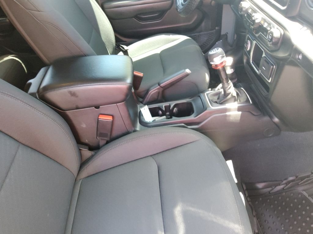 Used 2022 Gray Jeep Unlimited Sport image 14