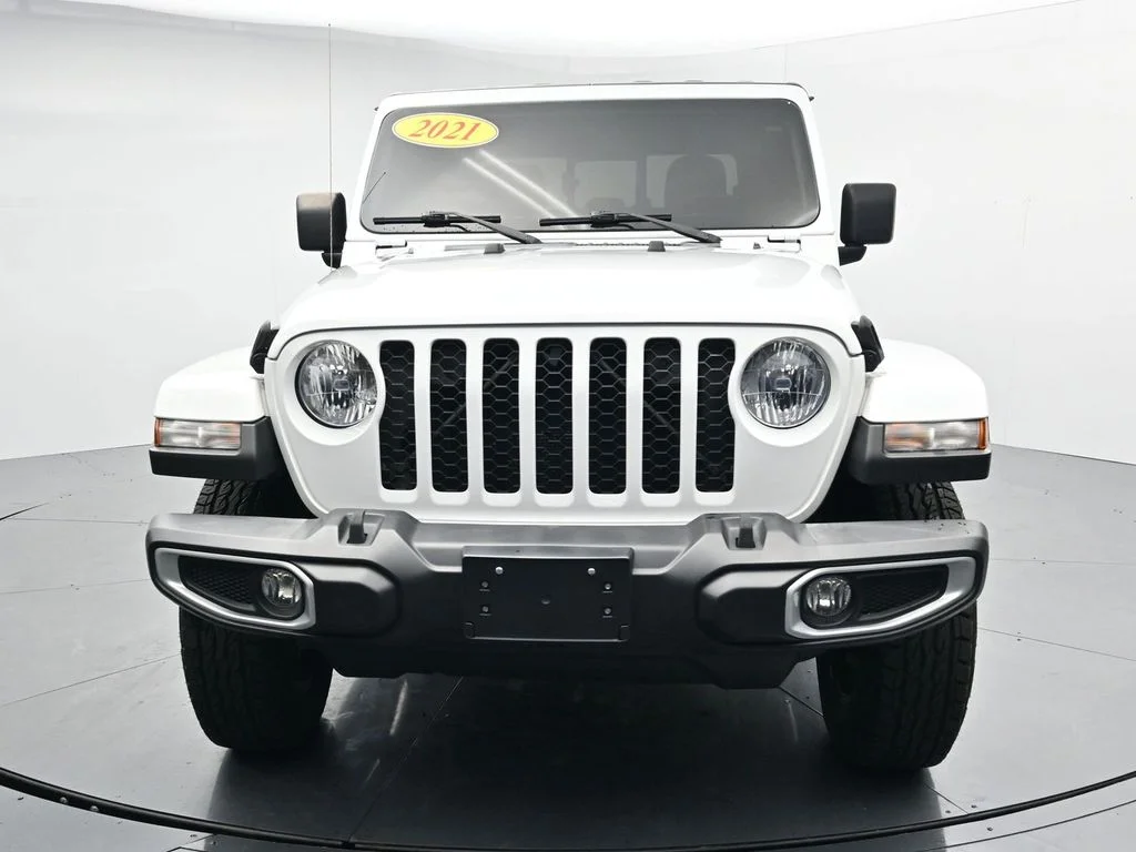 Used 2021 White Jeep Sport image 2