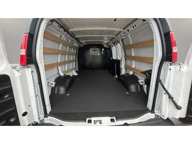 Used 2024 Summit White GMC Work Van image 33