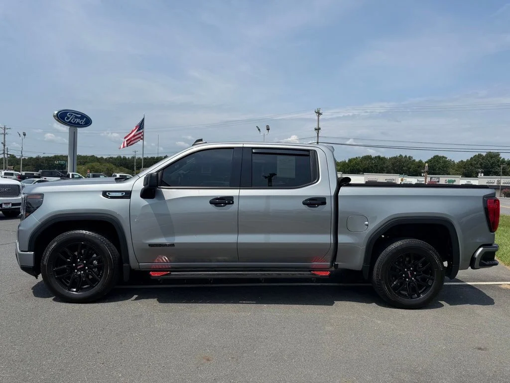 Used 2025 Silver GMC Elevation image 7