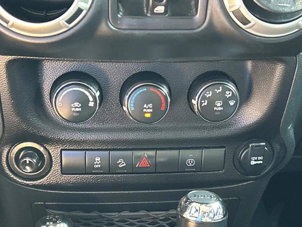 Used 2018 Black Jeep Unlimited Rubicon image 38