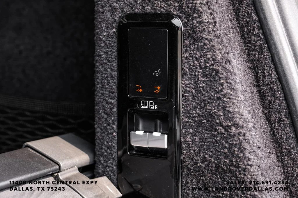 Used 2023 Fuji White Land Rover SE image 62