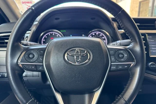 Used 2018 Brown Toyota XLE image 25