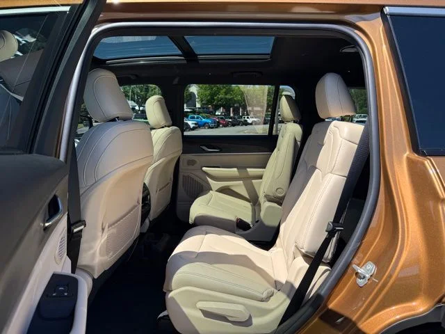 New 2026 Copper Shino Metallic Clear-Coat Exterior Paint Jeep Limited image 26
