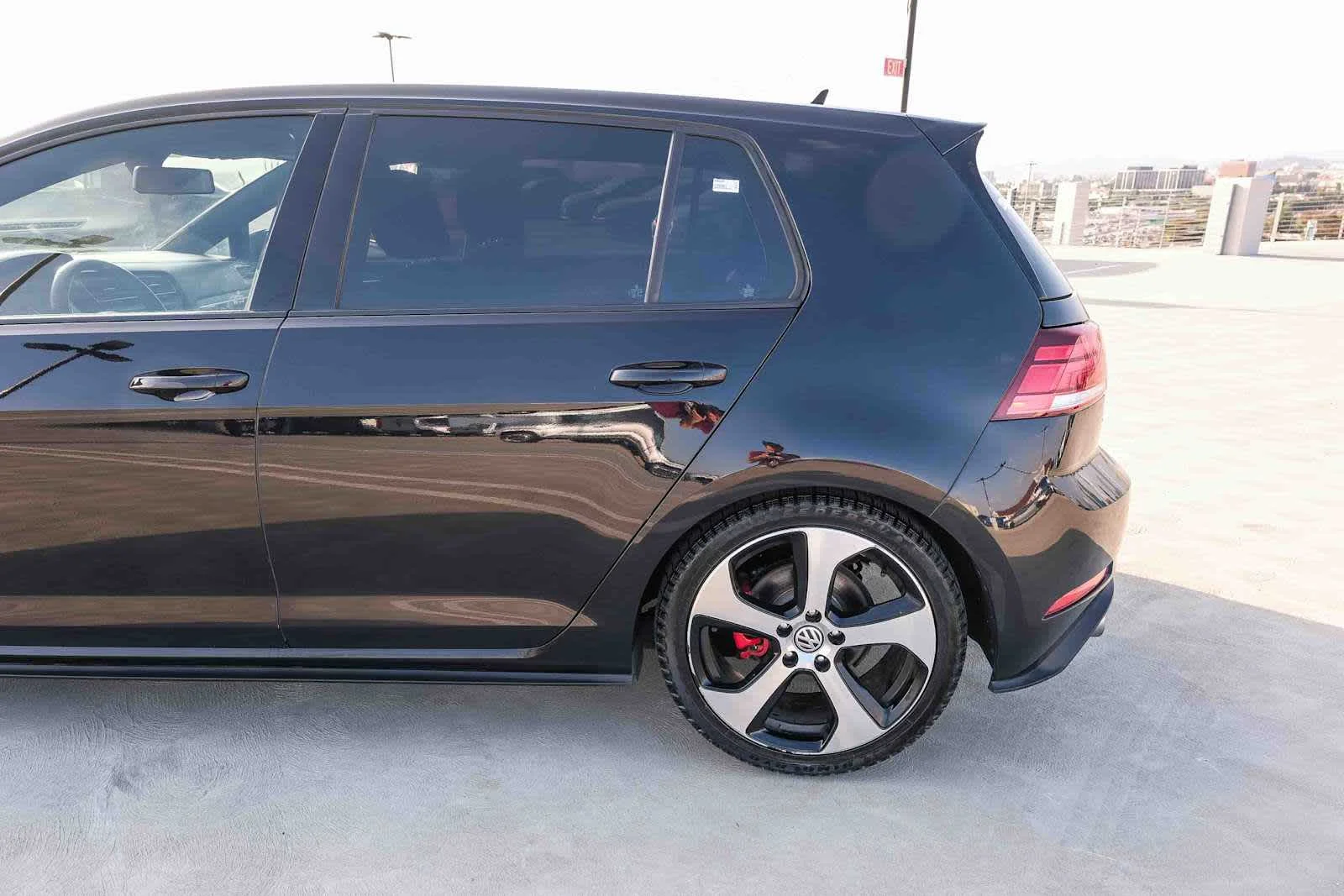 Used 2018 Deep Black Pearl Metallic Volkswagen S image 7