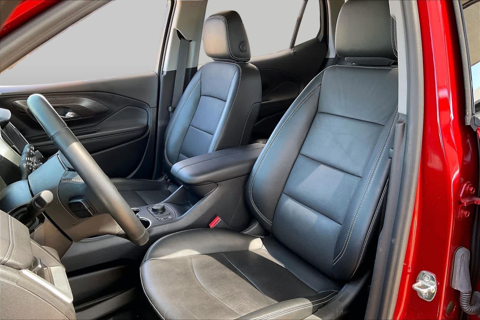 2023 GMC Terrain SLT - Photo 9