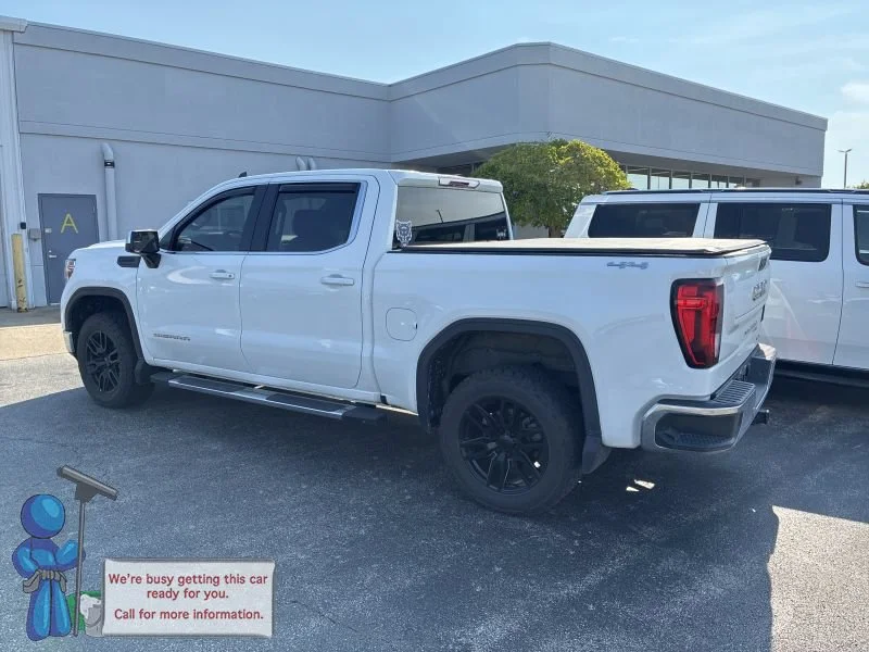 Used 2022 Summit White GMC SLE image 3