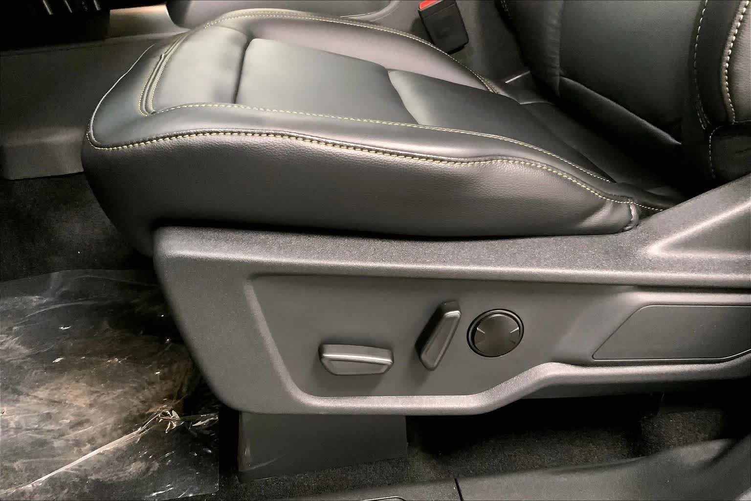 New 2026 Shadow Black Ford Badlands® image 18