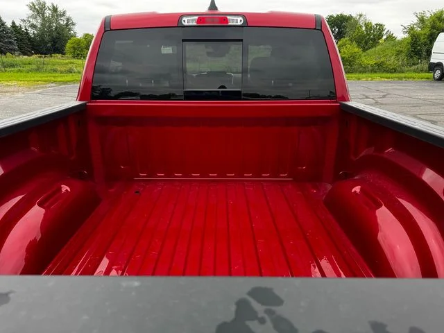 New 2026 Molten Red Pearl-Coat Exterior Paint RAM LARAMIE image 17