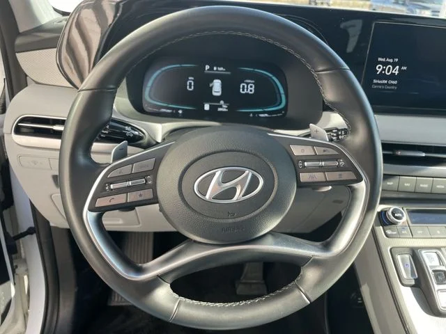Used 2025 White Hyundai SEL image 14