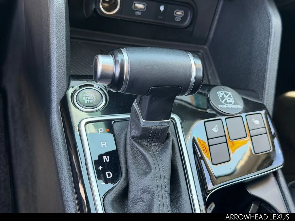 Used 2023 White Kia SX image 29
