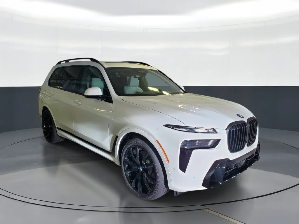 New 2027 White BMW xDrive40i image 2