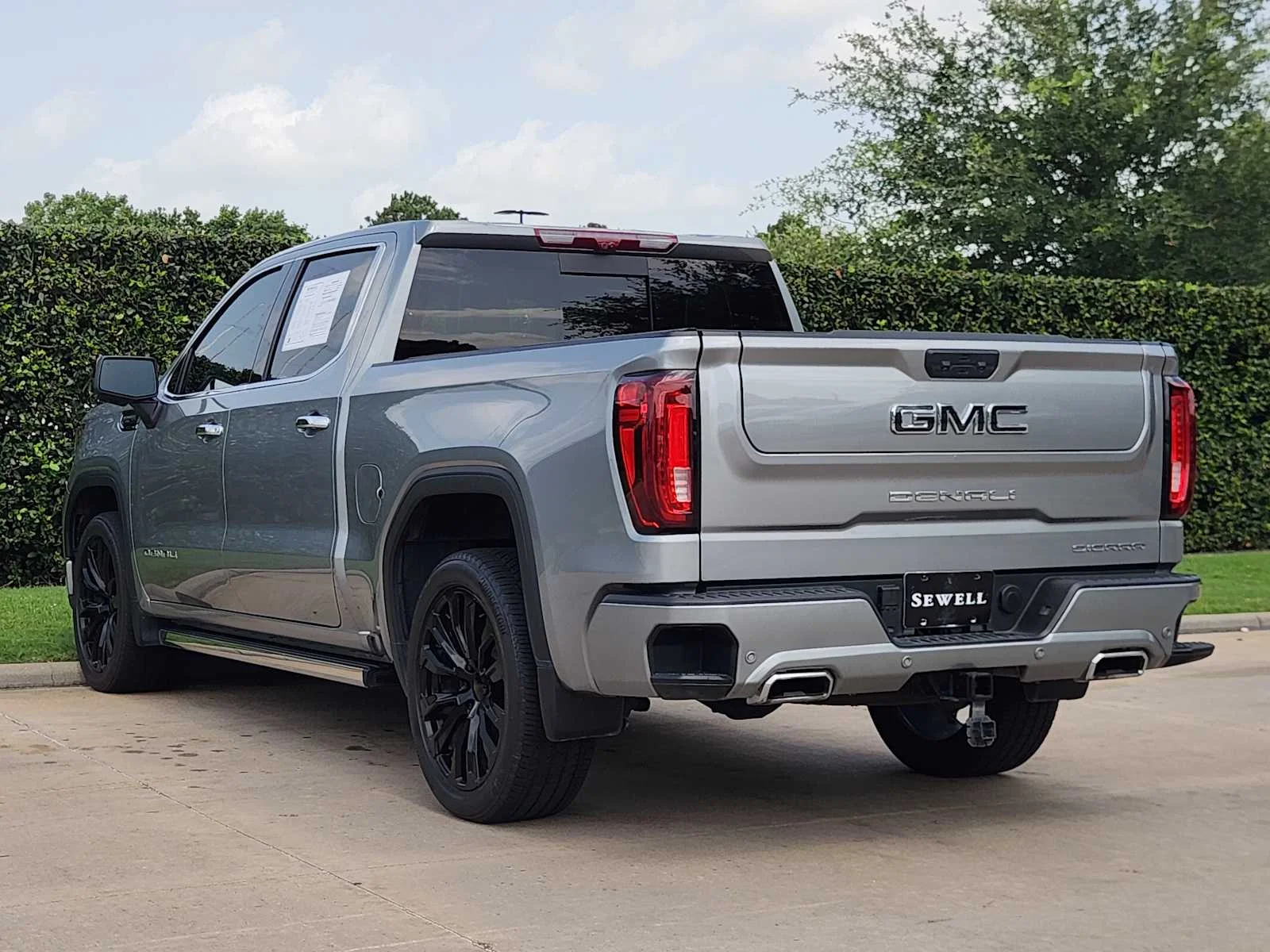 Used 2025 Sterling Metallic GMC Denali Ultimate image 4