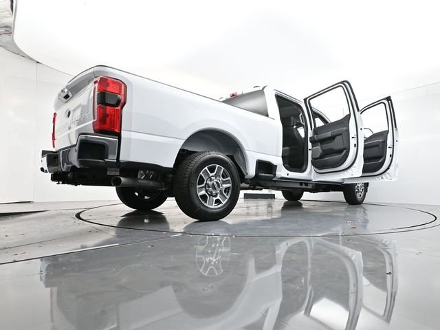 New 2026 Oxford White Ford F-250® Lariat® image 40