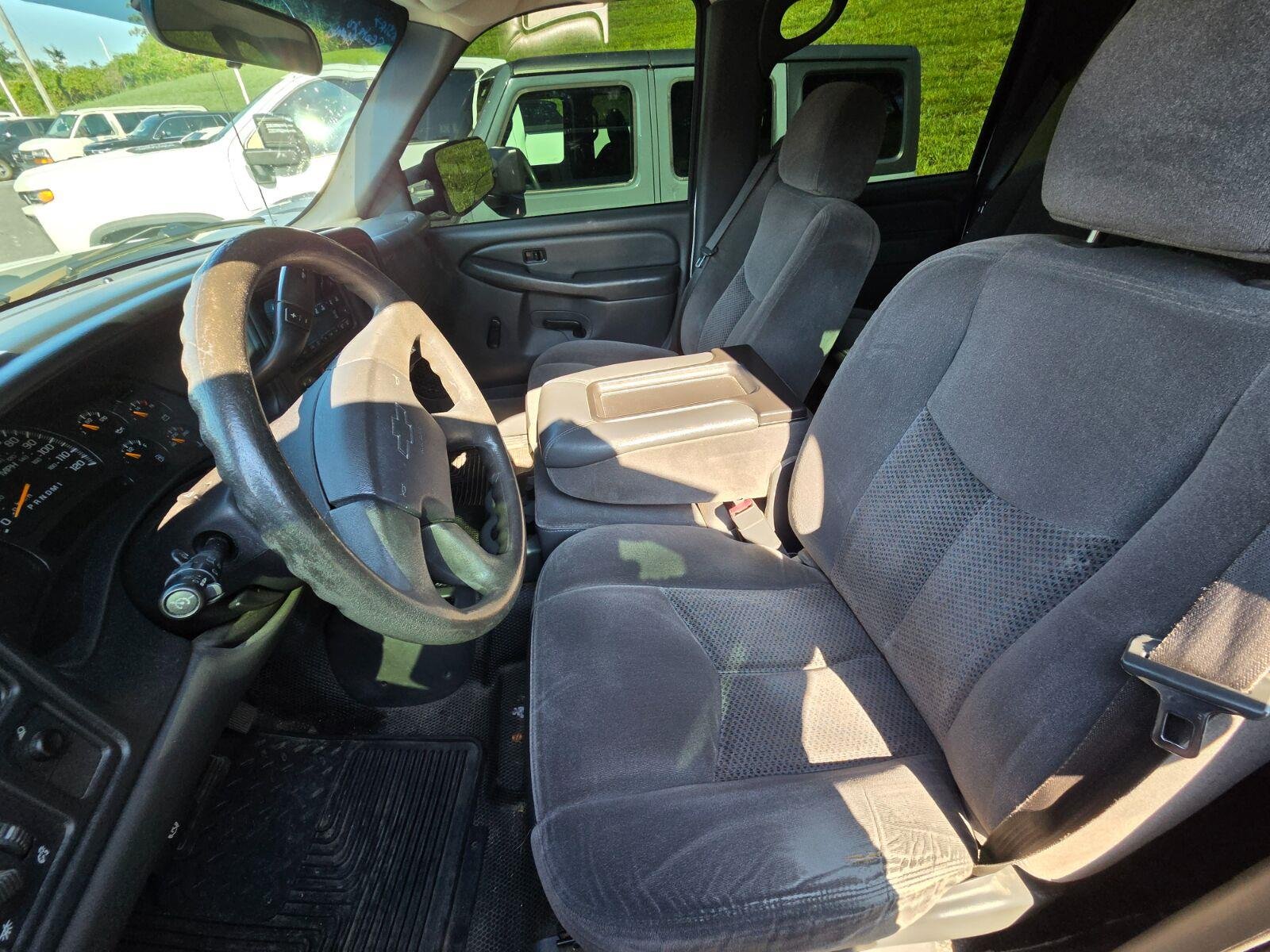 Used 2007 Summit White Chevrolet Work Truck image 9