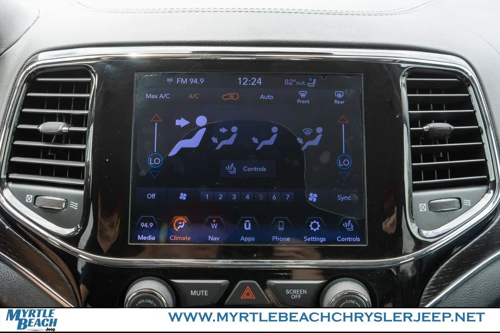 Used 2020 Diamond Black Jeep Summit image 23