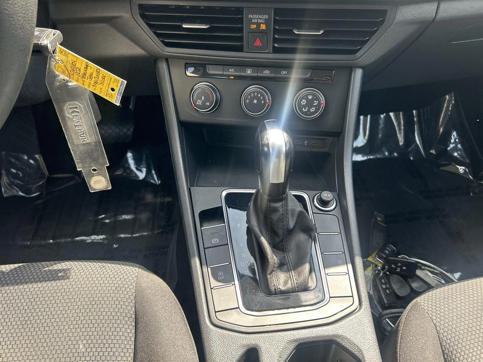 Used 2021 Pyrite Silver Metallic Volkswagen S image 18