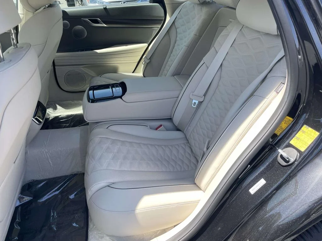 Certified Used 2025 Black Genesis 3.5T image 17