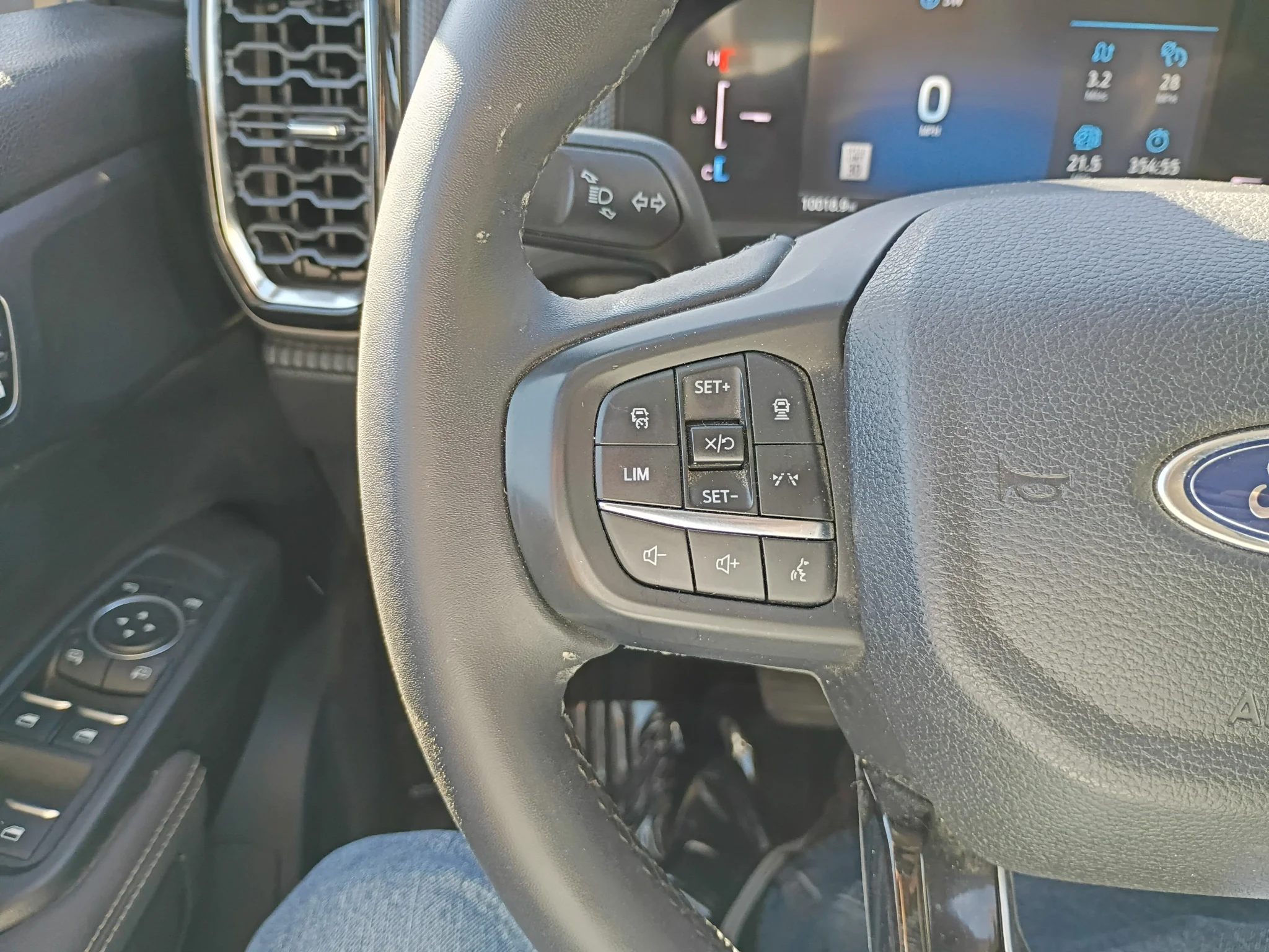 Used 2025 Marsh Gray Ford XLT image 29