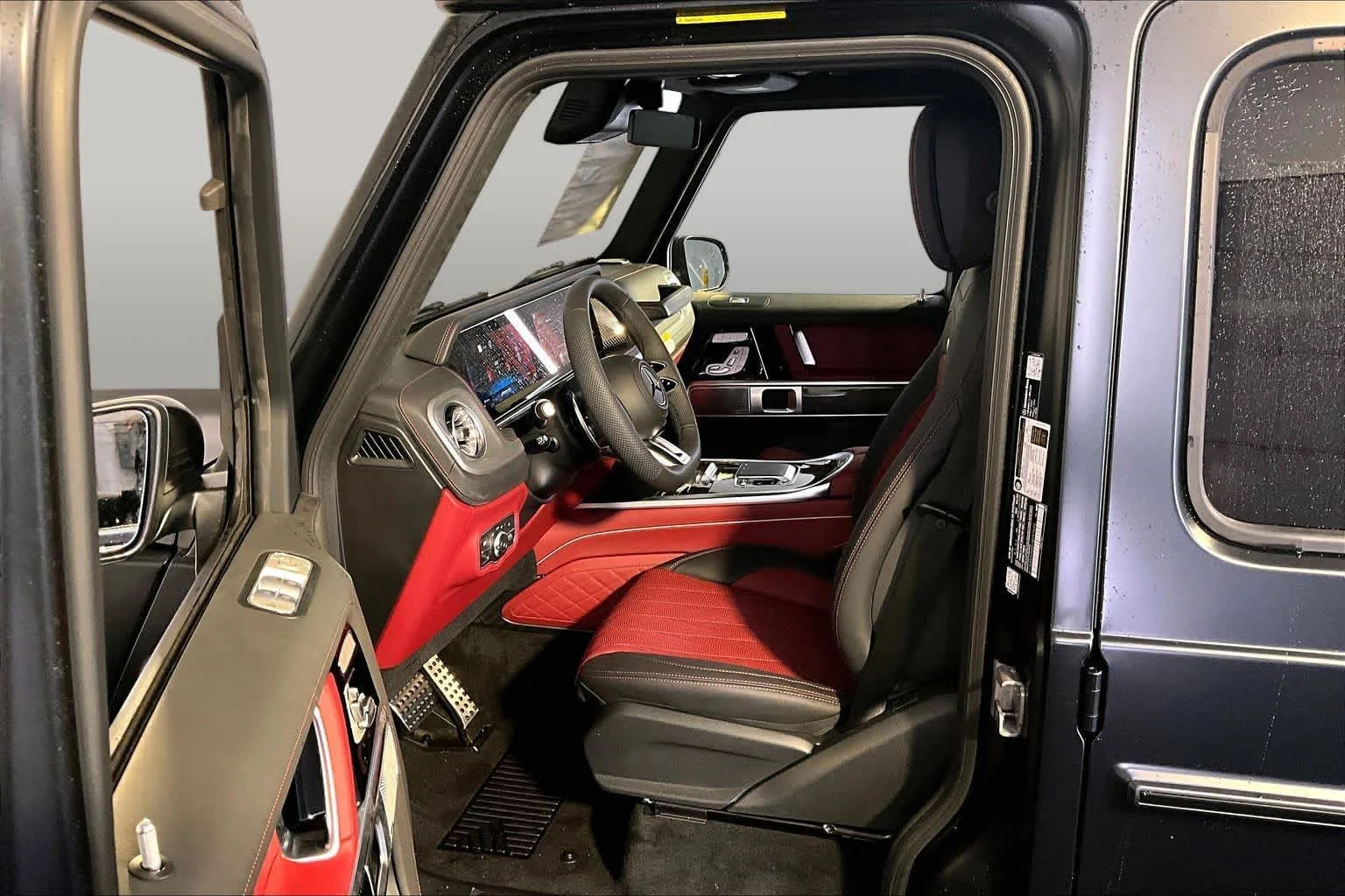 New 2027 MANUFAKTUR Night Black Magno Mercedes-Benz AMG® G 63 image 13