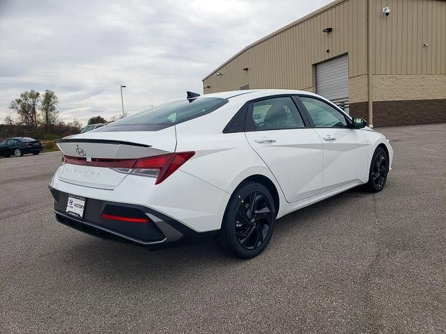New 2026 White Hyundai SEL Sport image 5
