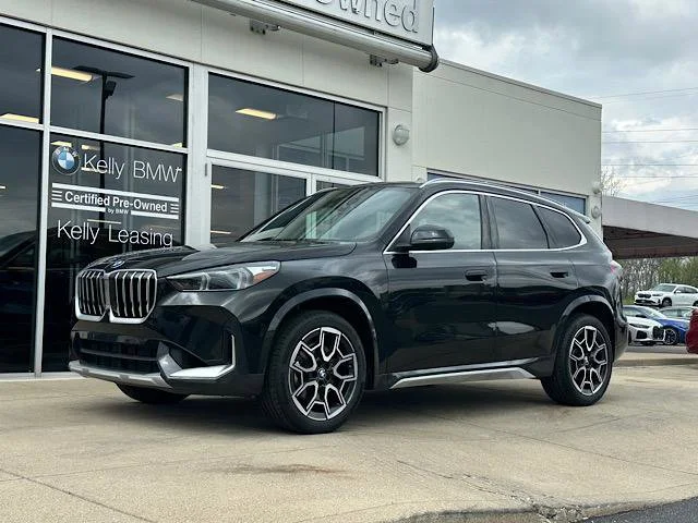 Certified Used 2025 Black Sapphire Metallic BMW xDrive28i image 4