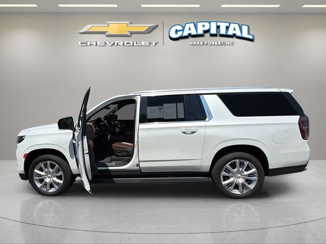 Used 2024 Beige Chevrolet High Country image 3