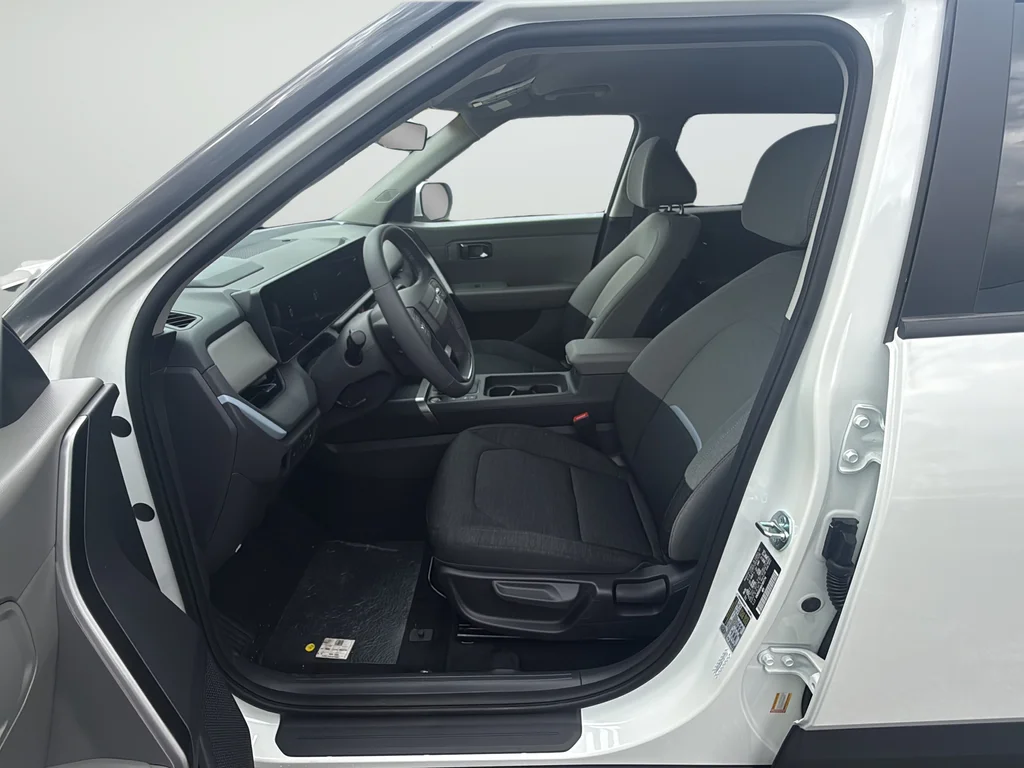 New 2027 Snow White Pearl Kia LX image 12