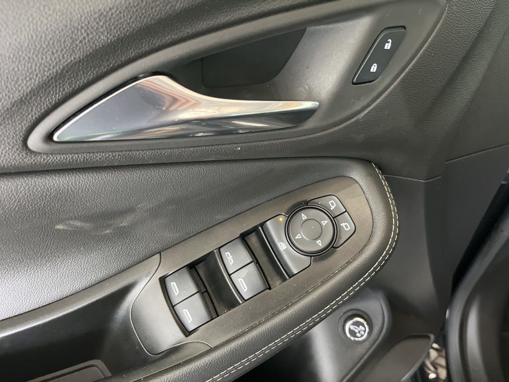 Used 2023 Black Buick Select image 4