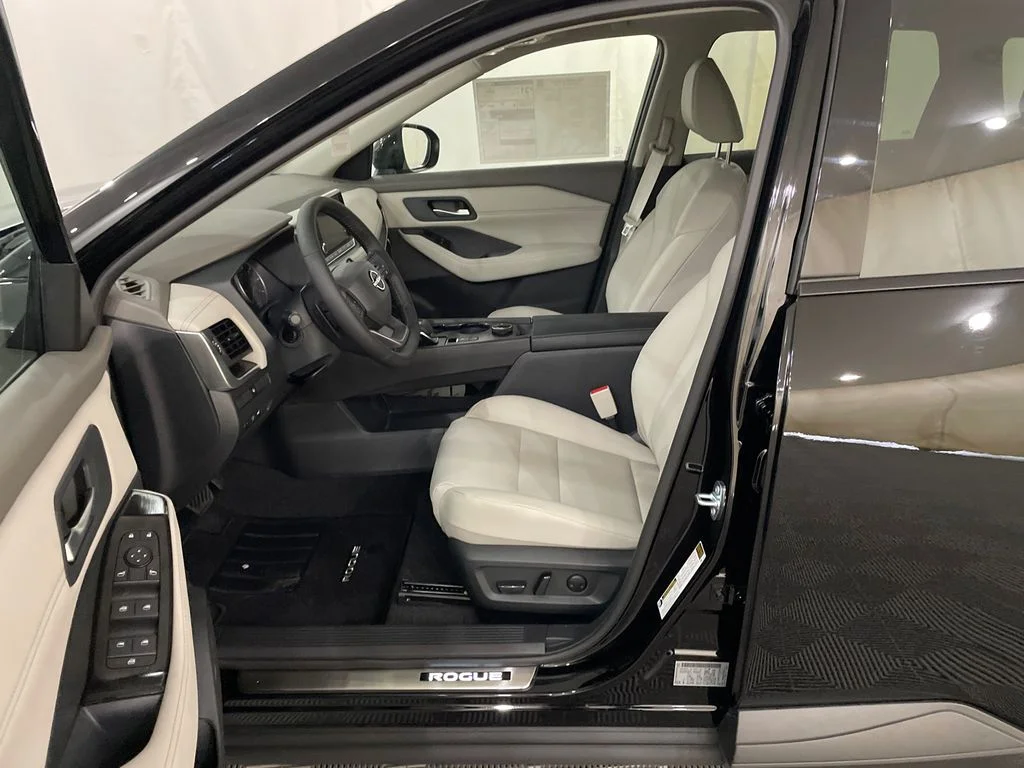 2026 Nissan Rogue Dark Armor - Photo 12