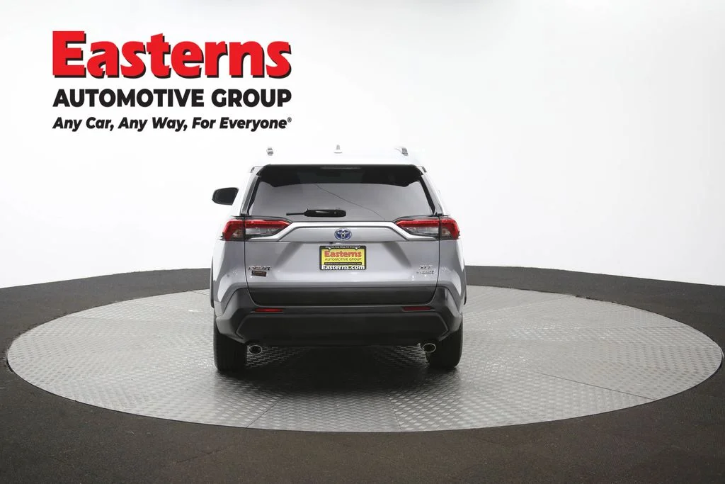 Used 2021 Silver Toyota XLE image 38