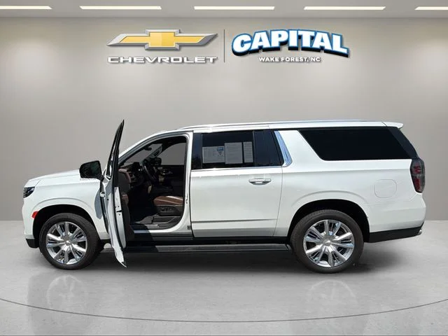 Used 2024 Beige Chevrolet High Country image 3