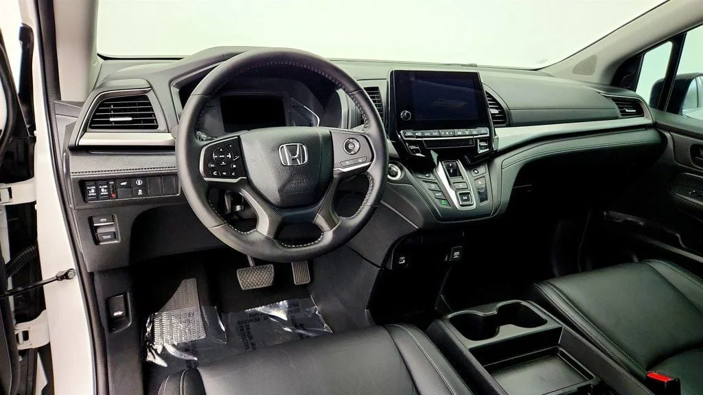 Used 2024 Platinum White Pearl Honda EX-L Automatic image 13