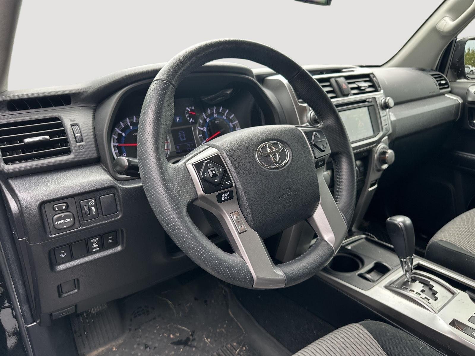 Used 2019 Midnight Black Metallic Toyota SR5 image 11