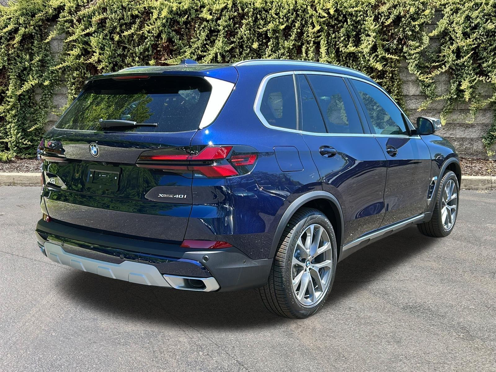 New 2026 Tanzanite Blue II Metallic BMW xDrive40i image 4